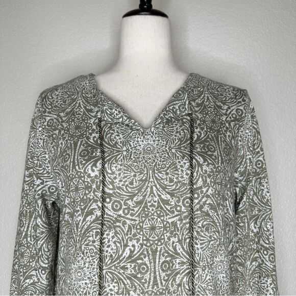 Chico’s Green Boho White Ethnic Print Tasseled 3/4 Sleeves Top - Picture 2 of 13